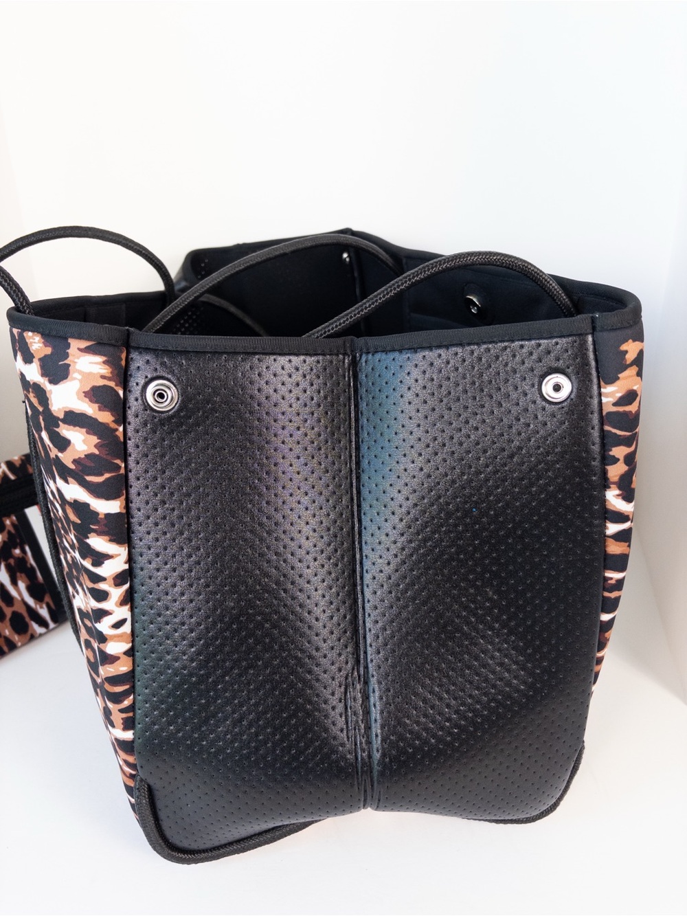 NWT Haute Shore The Willow Tree Greyson Tote Wild Animal Print Red Black - Picture 10 of 11